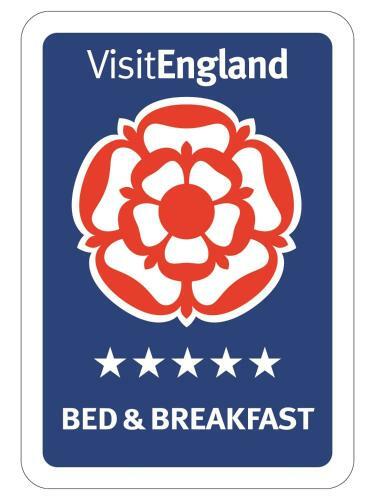Bed & Breakfast Dolvean House