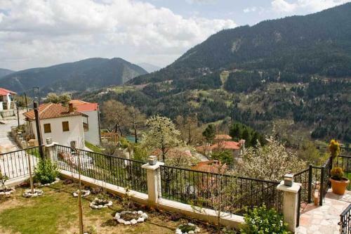 Hostal Guesthouse Irida