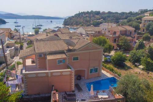 Villa Lavranos House