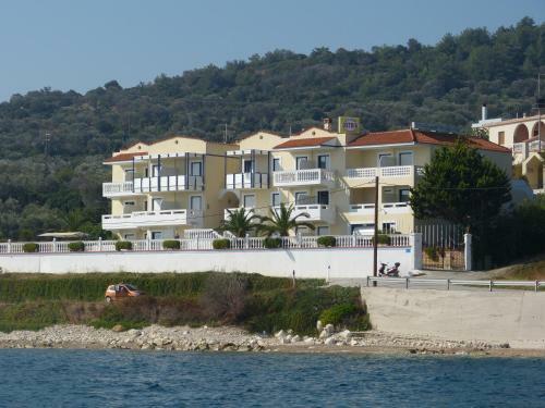 Ostria Seaside Studios And Apartments