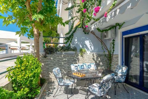 Hotel Mesogeios 2000