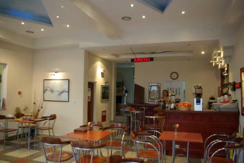 George Hotel