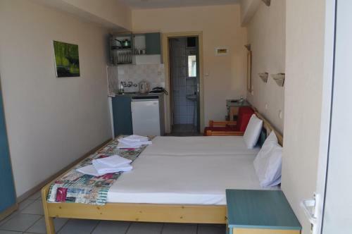 Sunset Apartments & Studios