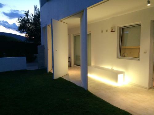 Villa Infinity White Complex