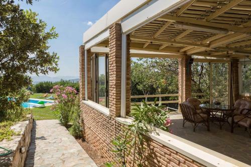 Luxurious Garden Pool Villa