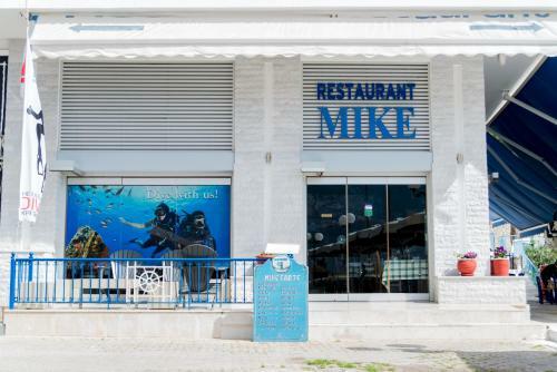 Hotel Mike