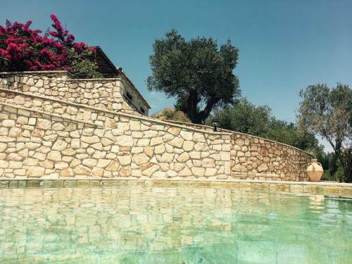 Nereidi Pool Villas
