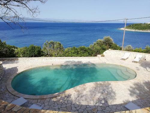 Nereidi Pool Villas