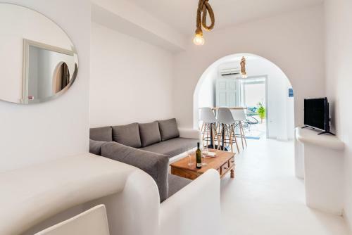Plaka Suites