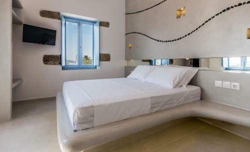 Plaka Suites
