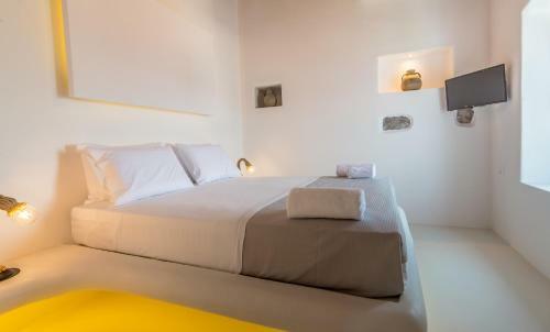 Plaka Suites