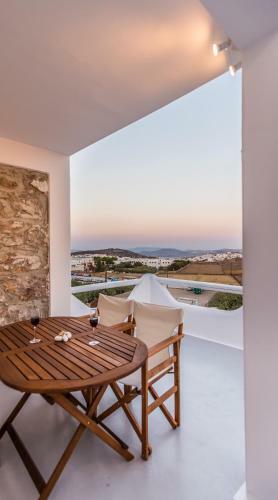 Plaka Suites