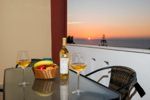 Manolis Apartments
