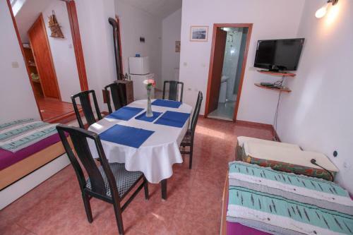 Hostal Apartments Manuela