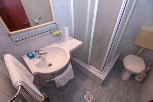 Hostal Apartments Manuela