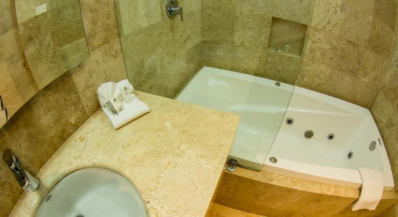 Hotel La Estancia Tapat�a