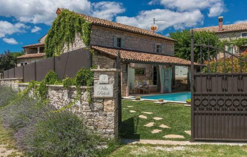 Charming Stone Villa Pakich With Private Pool