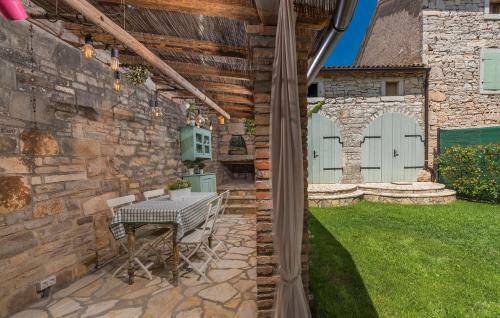 Charming Stone Villa Pakich With Private Pool