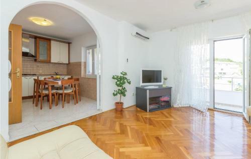 Apartment Komoseva I