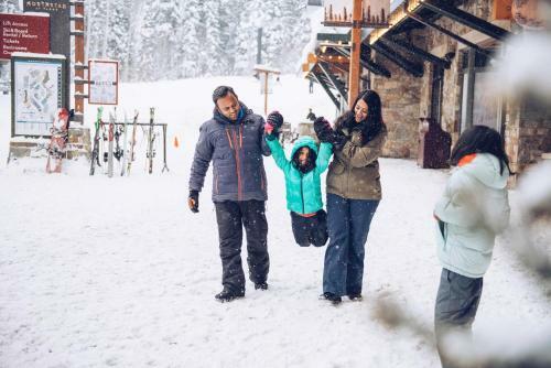 Hotel Ski Trails 4058