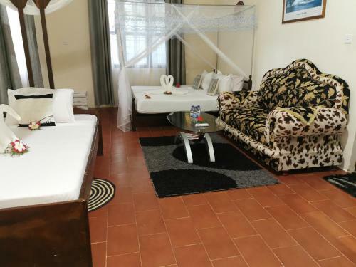 Hostal Bwejuu Beach Palm Villa