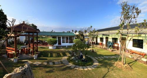 Bed & Breakfast Lanhai Inn
