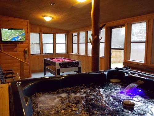 Bearly Rustic Cabin