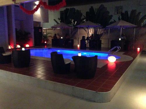 Hotel Grandbee Suites