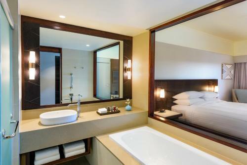 Hotel Fiji Marriott Resort Momi Bay