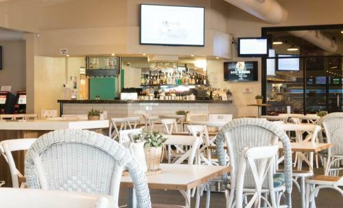 Twin Willows Hotel