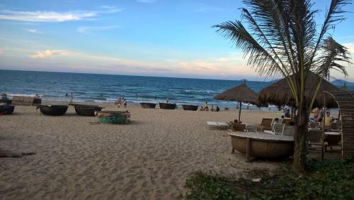 Bed & Breakfast An Bang Beach Town Homestay