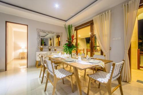 Golden Palm Villa