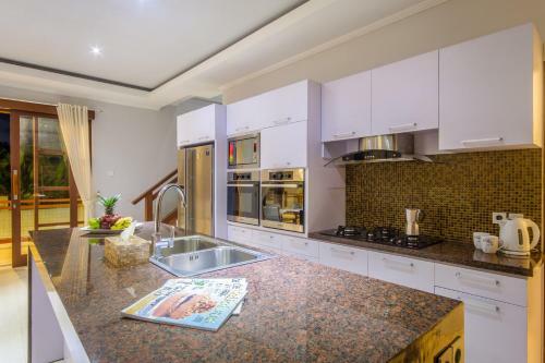 Golden Palm Villa