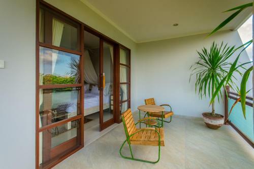 Golden Palm Villa