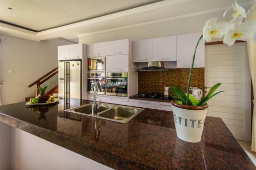 Golden Palm Villa
