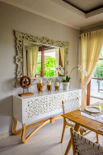 Golden Palm Villa