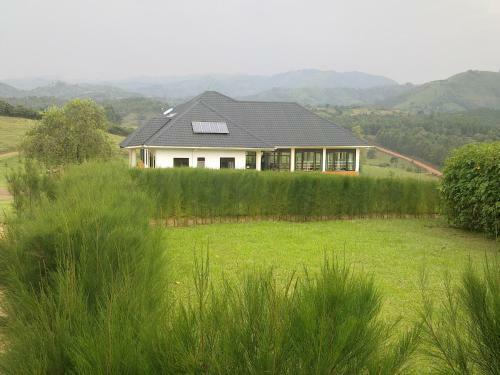 The Crested Crane Bwindi Hotel