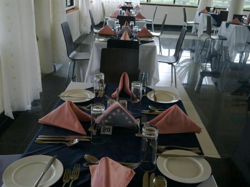 The Crested Crane Bwindi Hotel