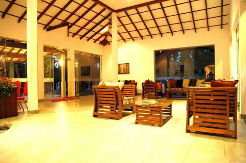 Hostal Aarya Hotel