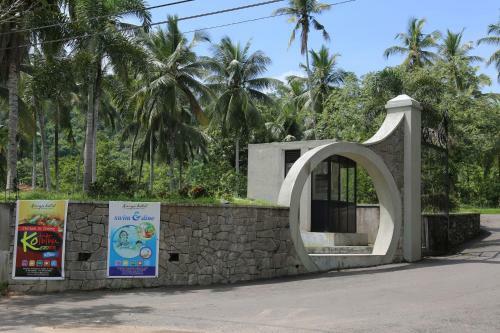 Hostal Aarya Hotel