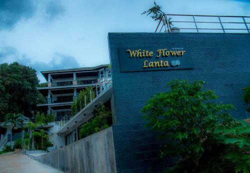 Apartamento White Flower Lanta