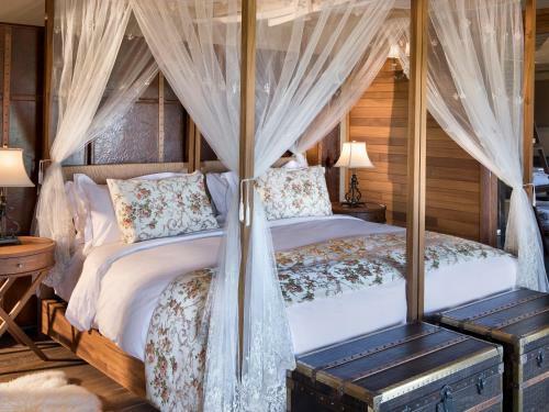 Lodge One Nature Nyaruswiga Serengeti