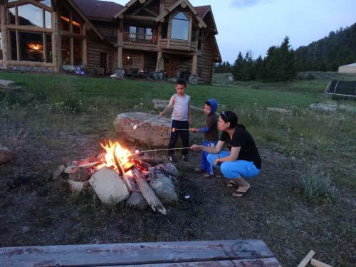Mcdonald's Ranch Lodge