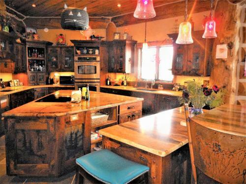 Mcdonald's Ranch Lodge