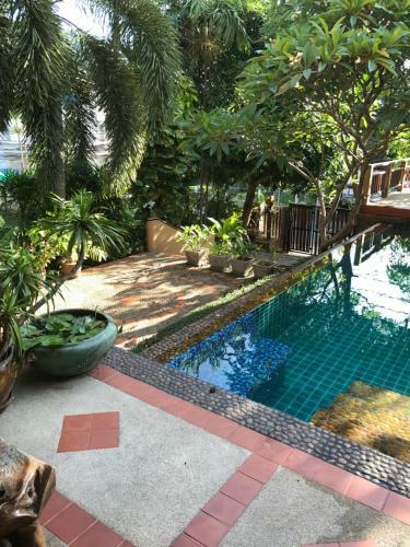 Kata Mountain View Villa