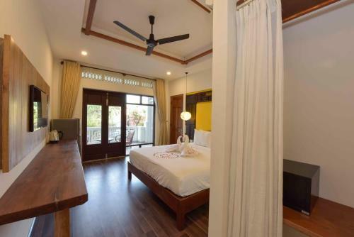 An Bang Beach Villa