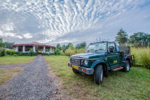 Lodge Camp Dev Vilas