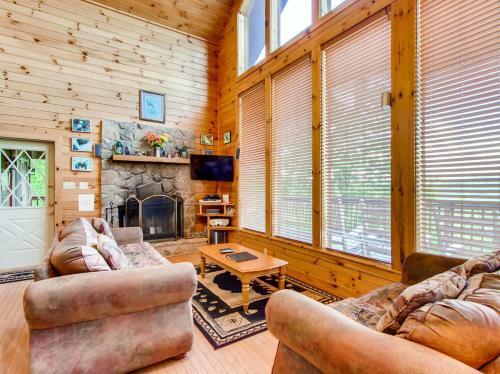 Eagle's Nest Cabin