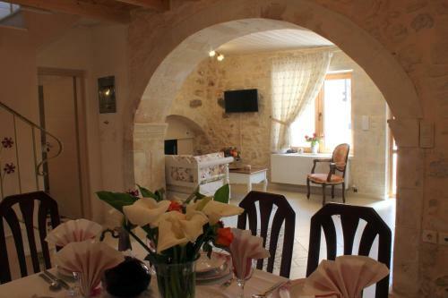 Ioanna House
