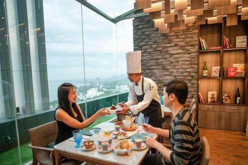 Oakwood Hotel And Residence Sri Racha